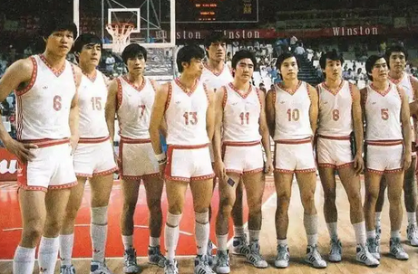 大胜关岛男, JE, 出现在