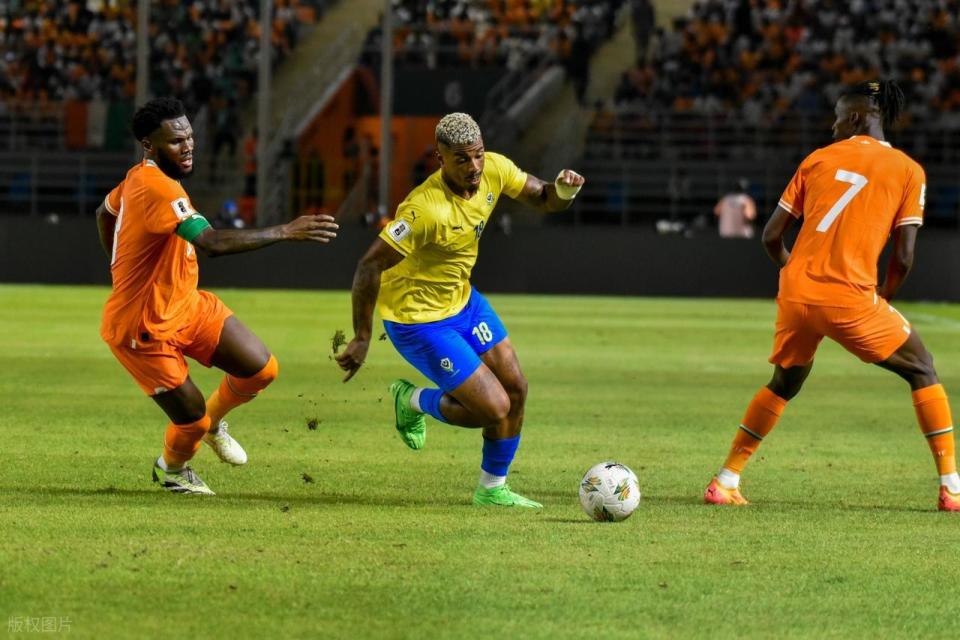 奥巴梅扬携, 迪亚洛领衔, 分继续排名 奥巴梅扬携, 迪亚洛领衔, 分继续排名