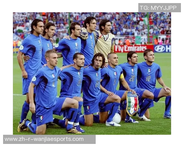 四大足球传奇巨星齐聚一堂 各自辉煌时刻定格成经典瞬间